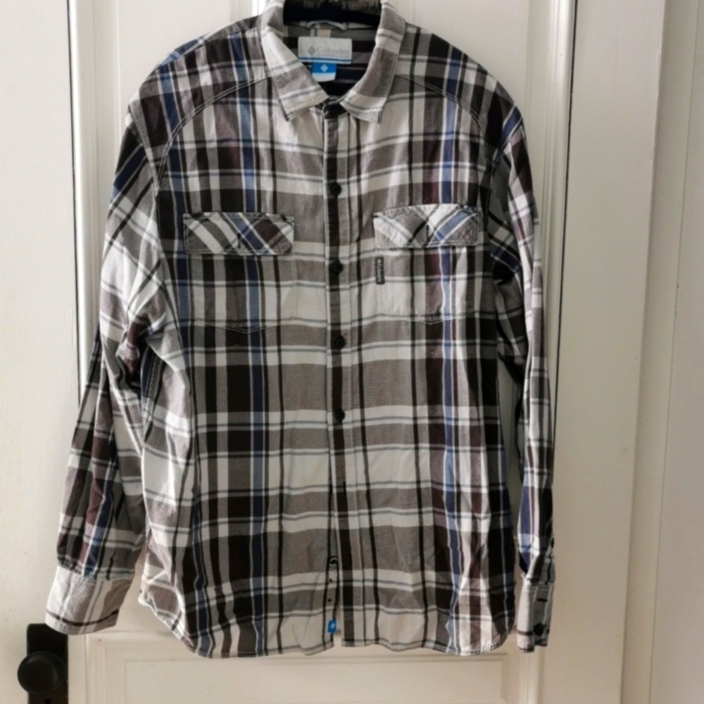 Mens Colombia plaid button down campcore shirt. 100 % cotton. Size large. EUC